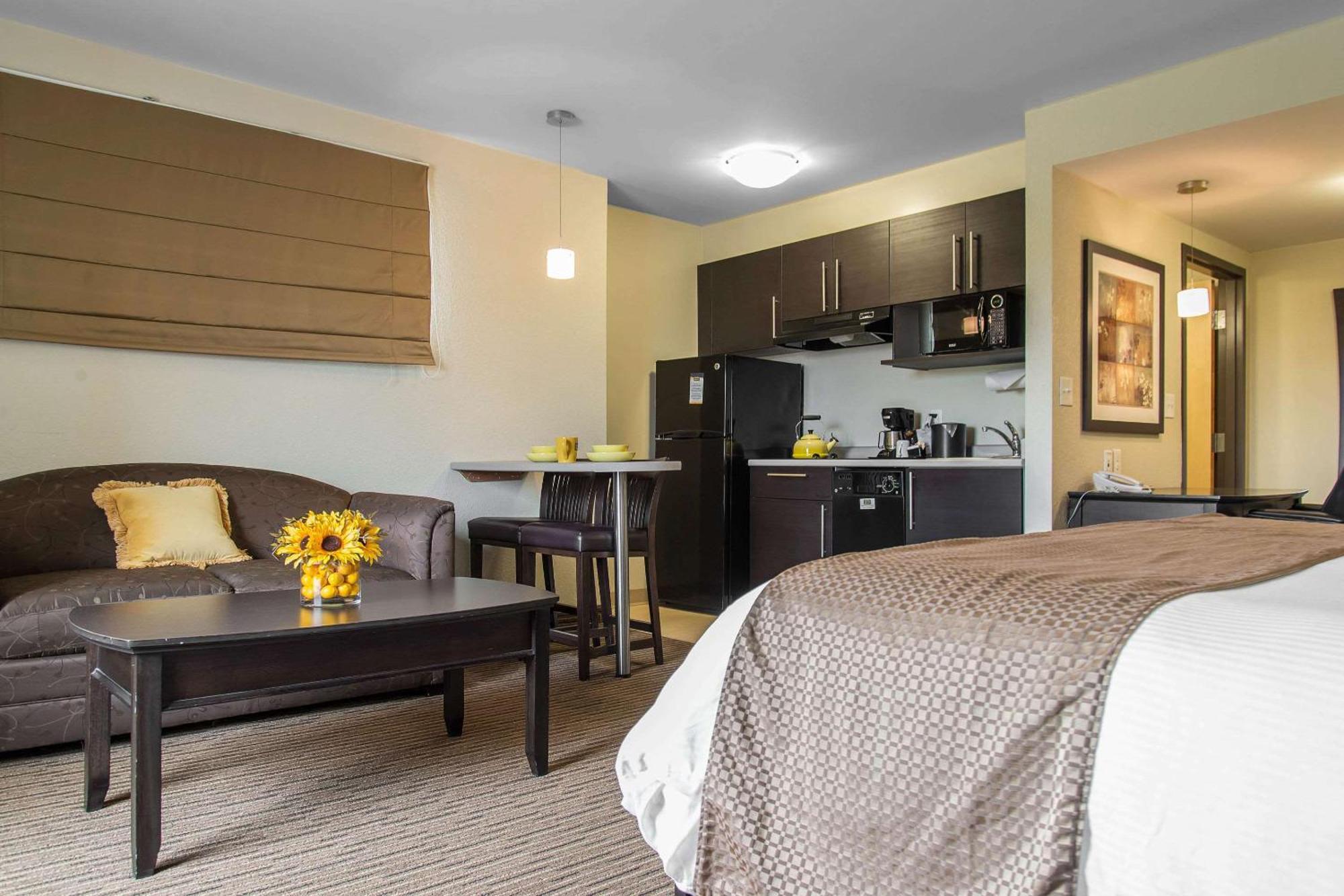 Mainstay Suites Winnipeg Exterior photo