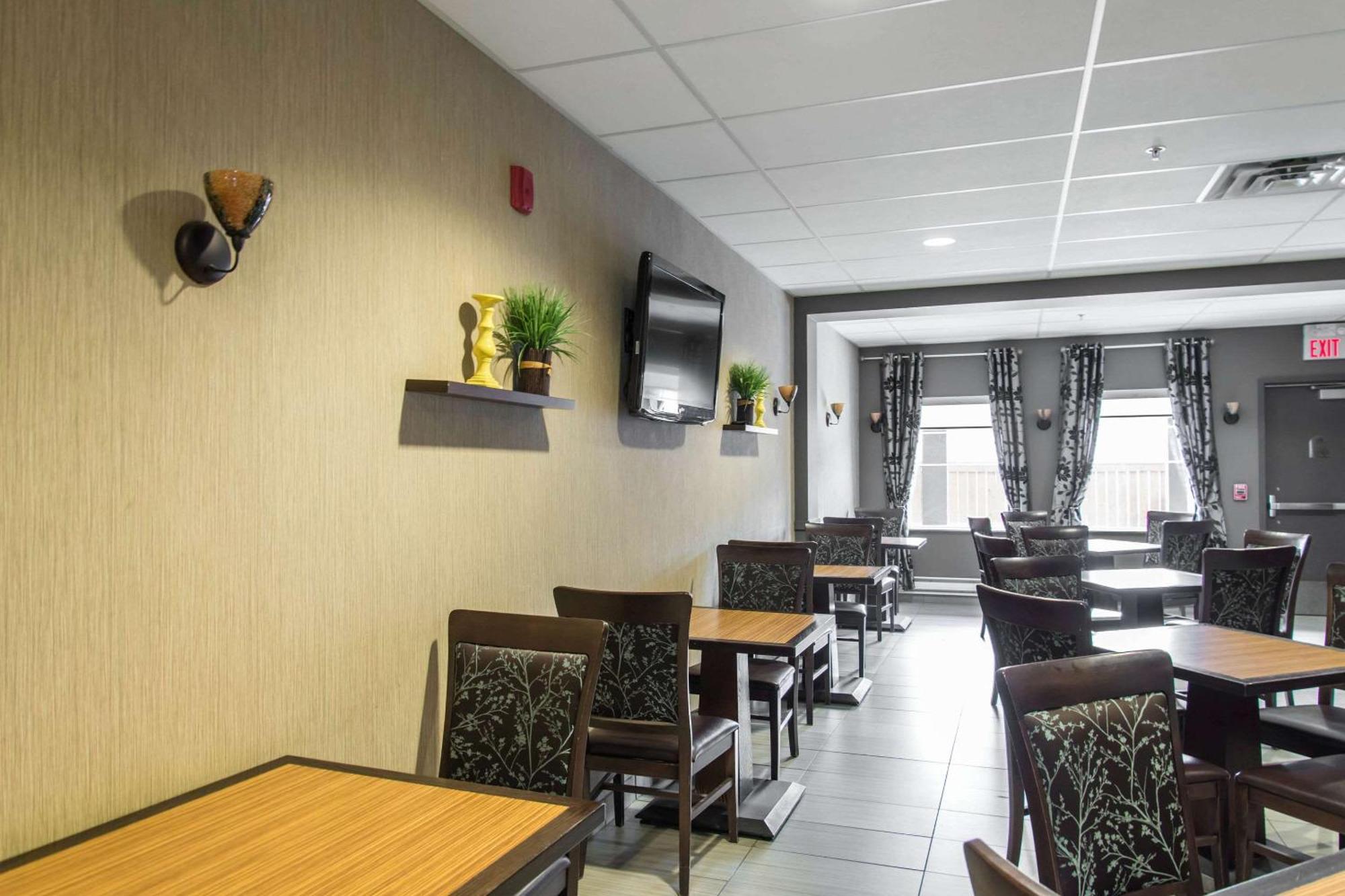 Mainstay Suites Winnipeg Exterior photo
